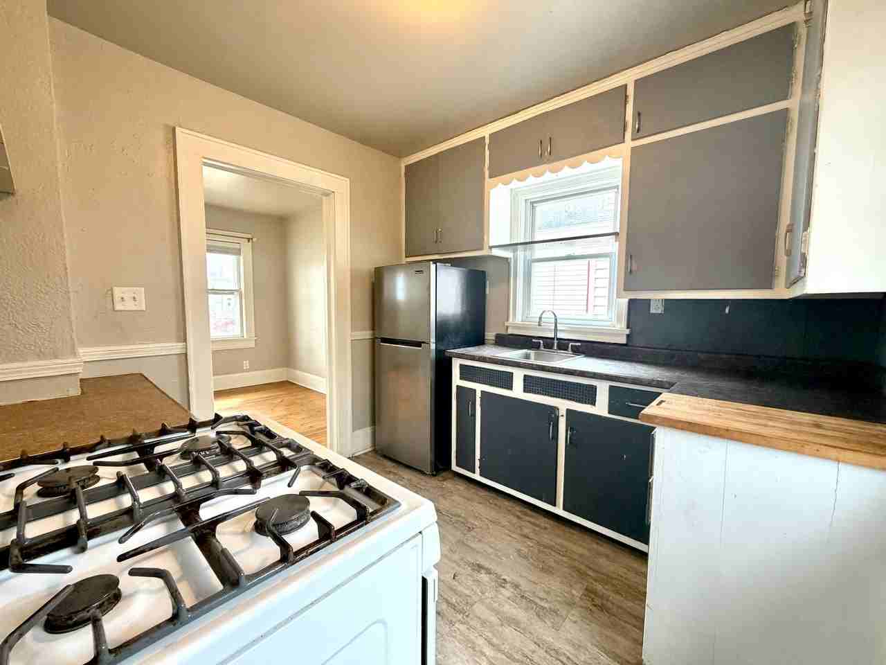 1312 S Van Buren St - Photo 6 of 20