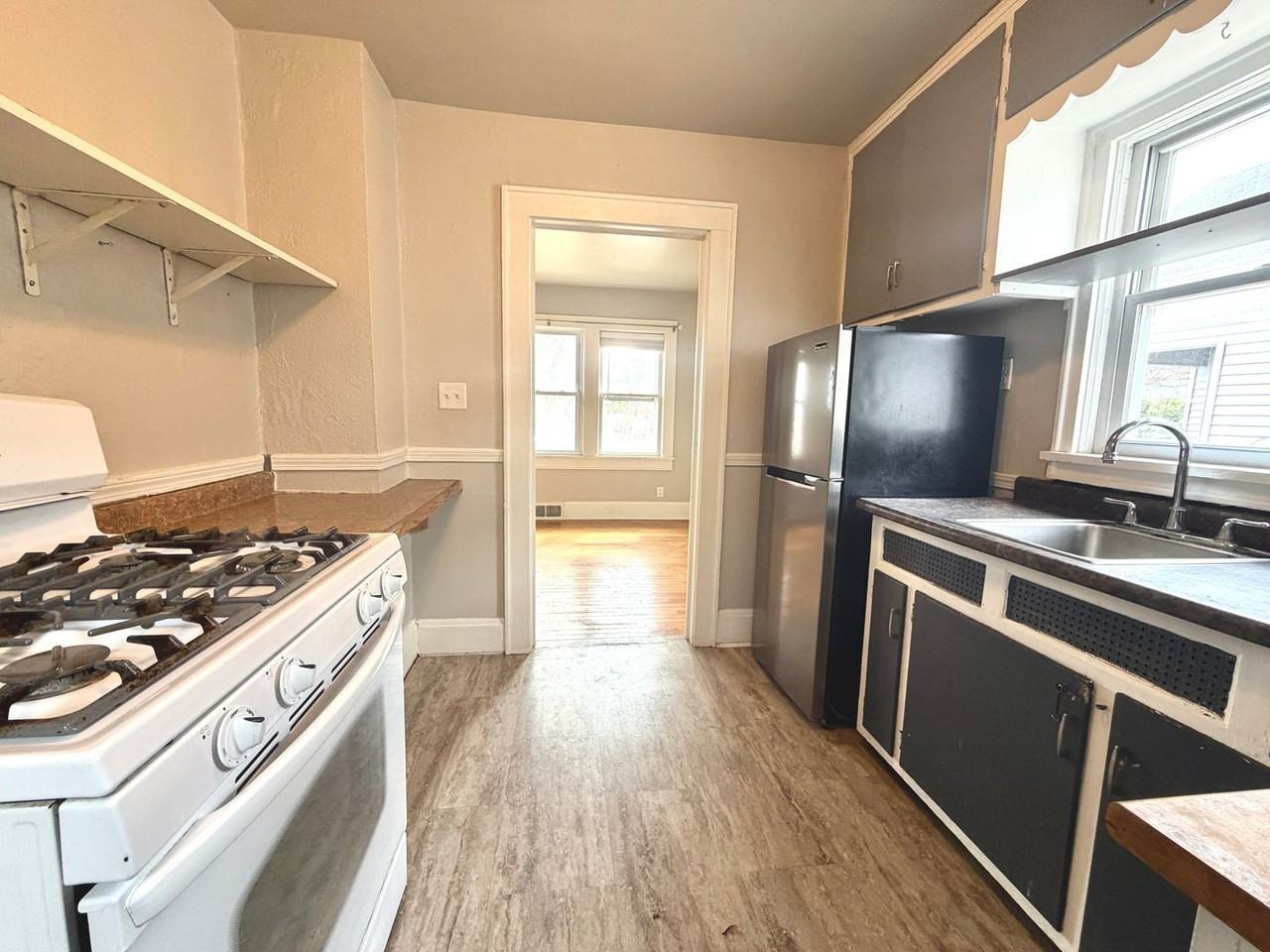 1312 S Van Buren St - Photo 7 of 20