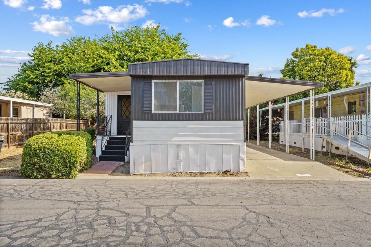 5505 W Tulare Ave Spc 64 - Photo 2 of 21