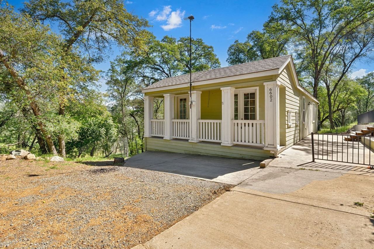 6602 Ryan Ranch Rd - Photo 5 of 35