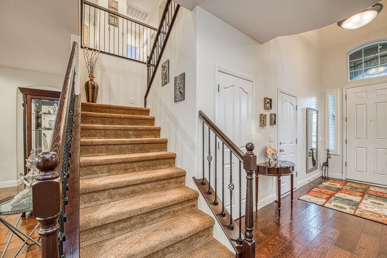 10509 N Sierra Vista Ave - Photo 7 of 50