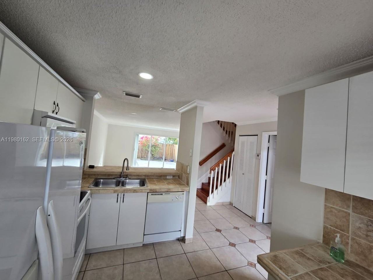 13926 Sw 175th Ter - Photo 3 of 16