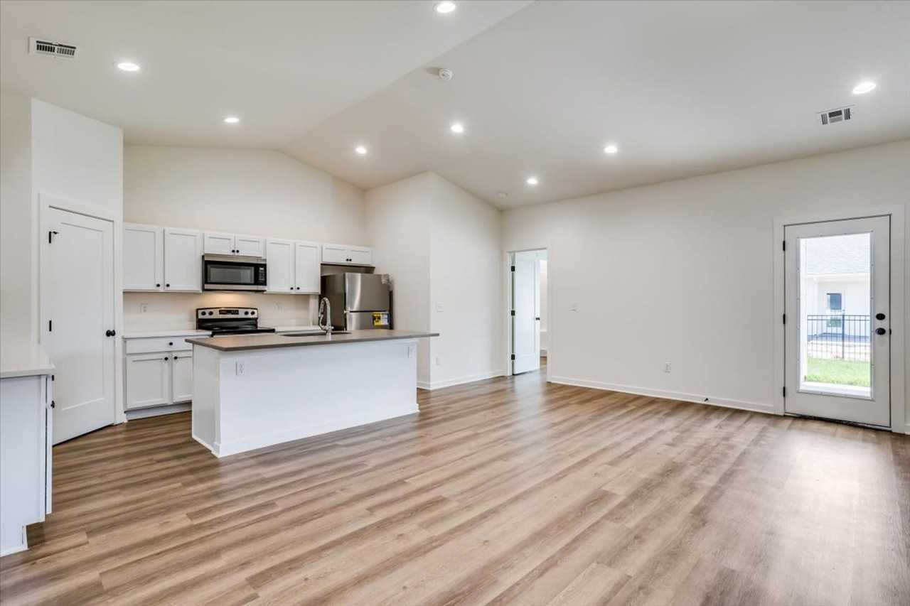 15340 W Kristina St - Photo 5 of 18