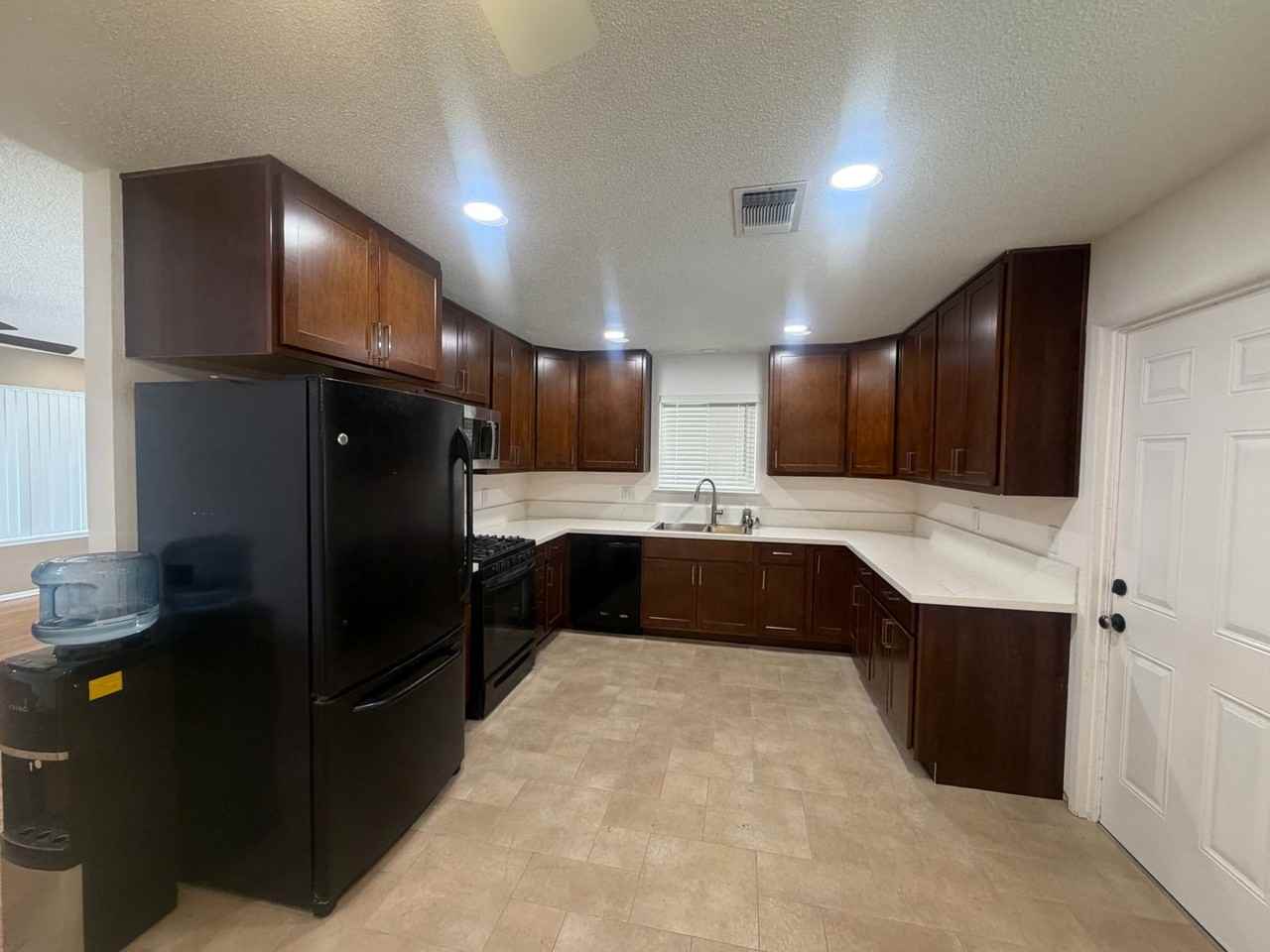 2004 N Burl Dr - Photo 5 of 18