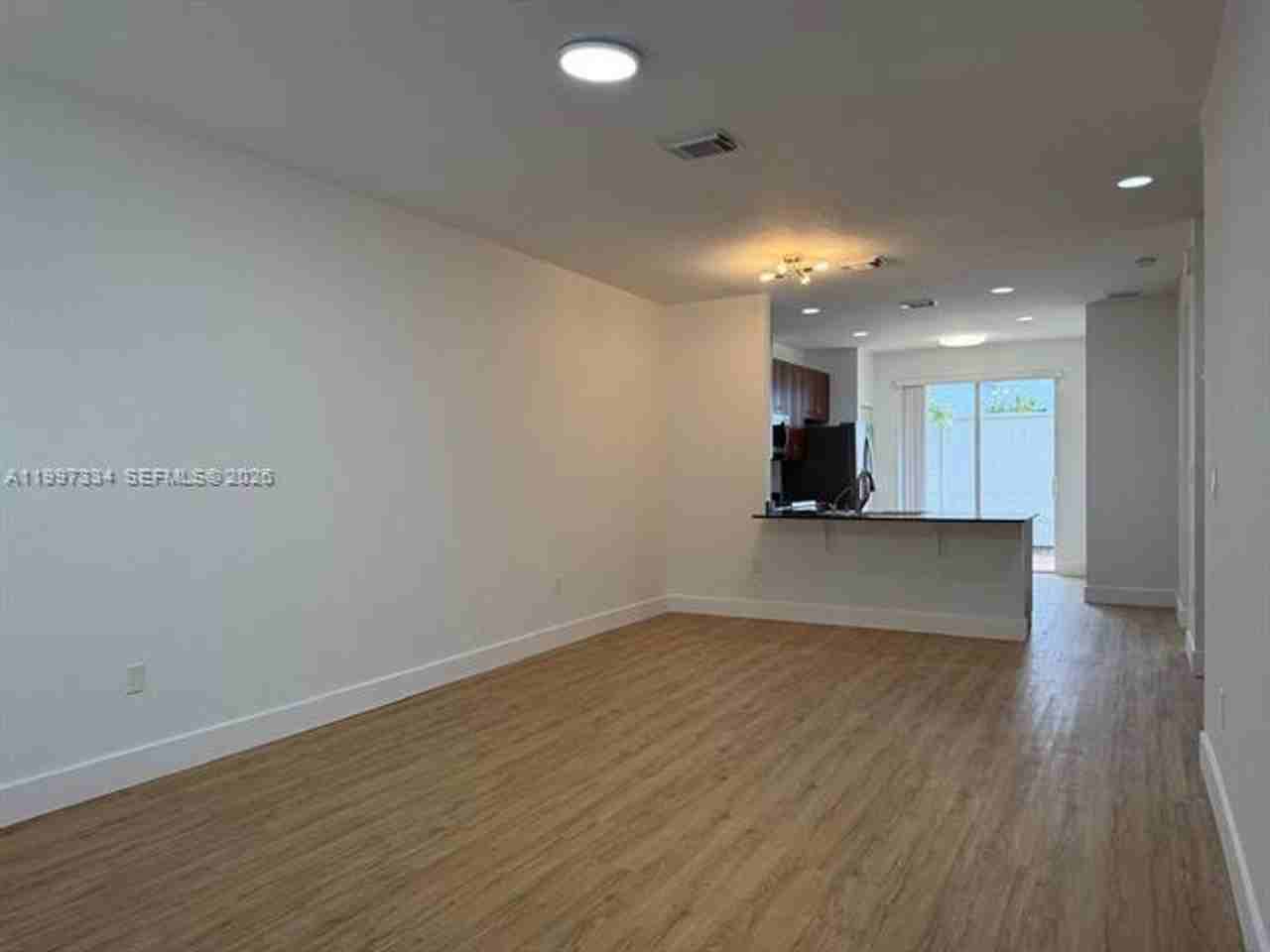 14934 14934 SW 41st Ln th 14934 - Photo 2 of 36