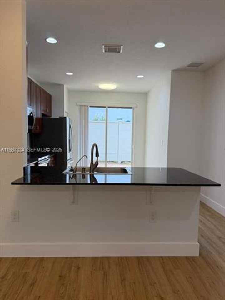 14934 14934 SW 41st Ln th 14934 - Photo 3 of 36