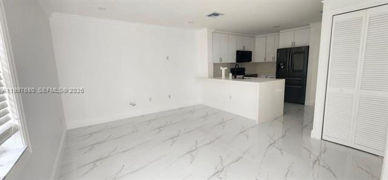 11243 Sw 245th St - Photo 4 of 22