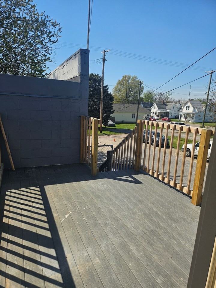 610 N Main St - Photo 2 of 11