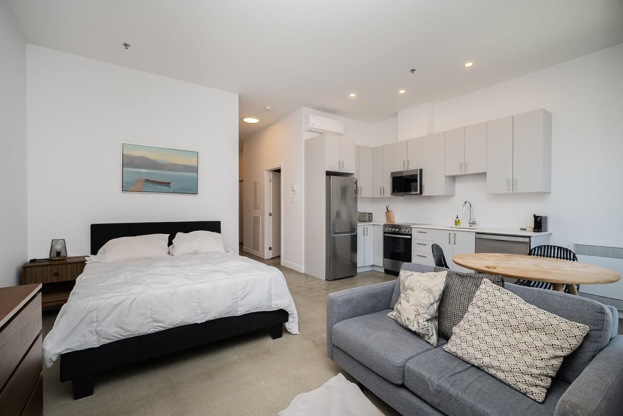 6728 Boulevard Saint-Laurent #207 - Photo 2 of 8