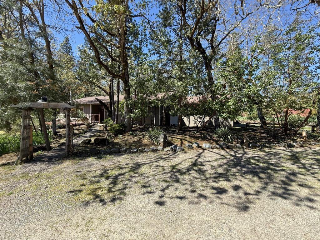 9042 Monument Dr - Photo 2 of 26