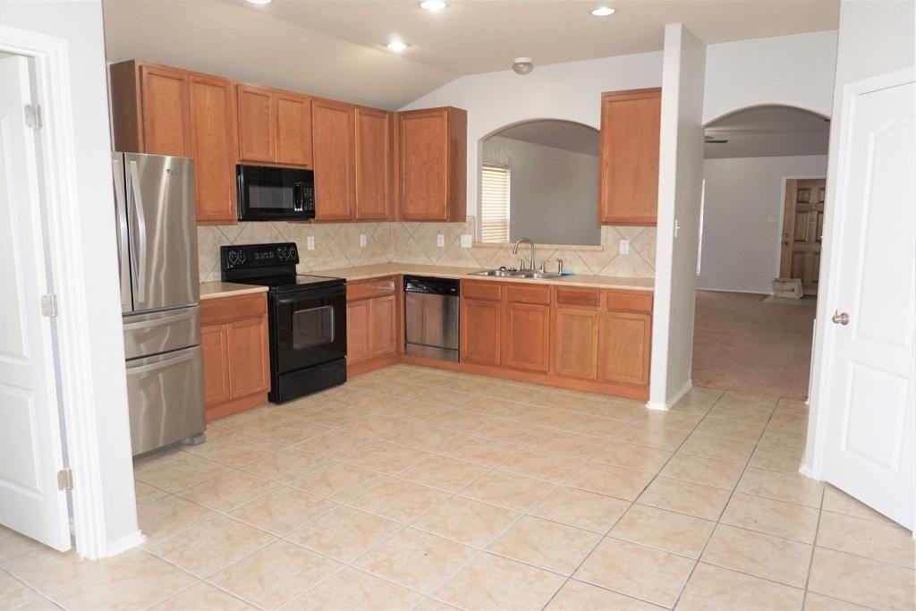 224 Julian Pt - Photo 3 of 6