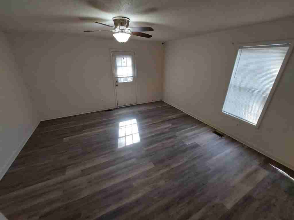 1602 Humble St - Photo 5 of 9