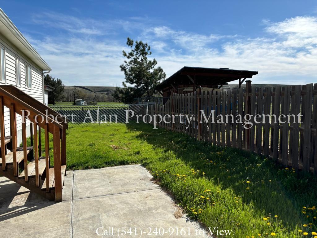 4008 Ne Riverside Ave - Photo 2 of 14