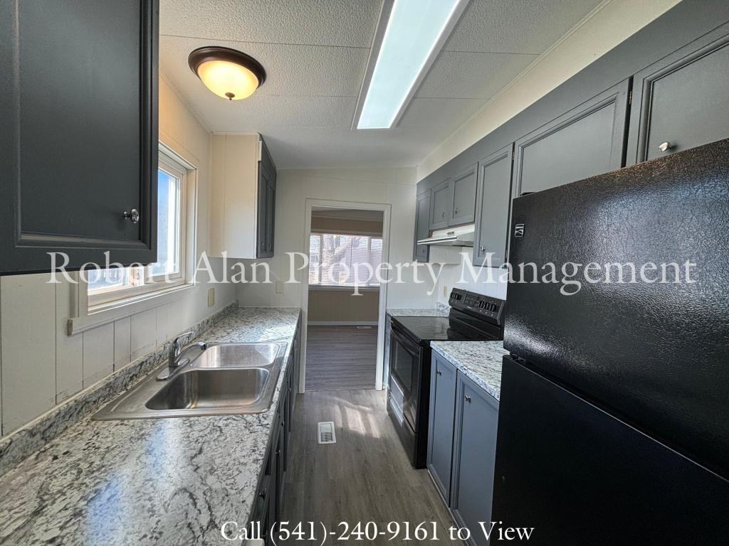 4008 Ne Riverside Ave - Photo 4 of 14