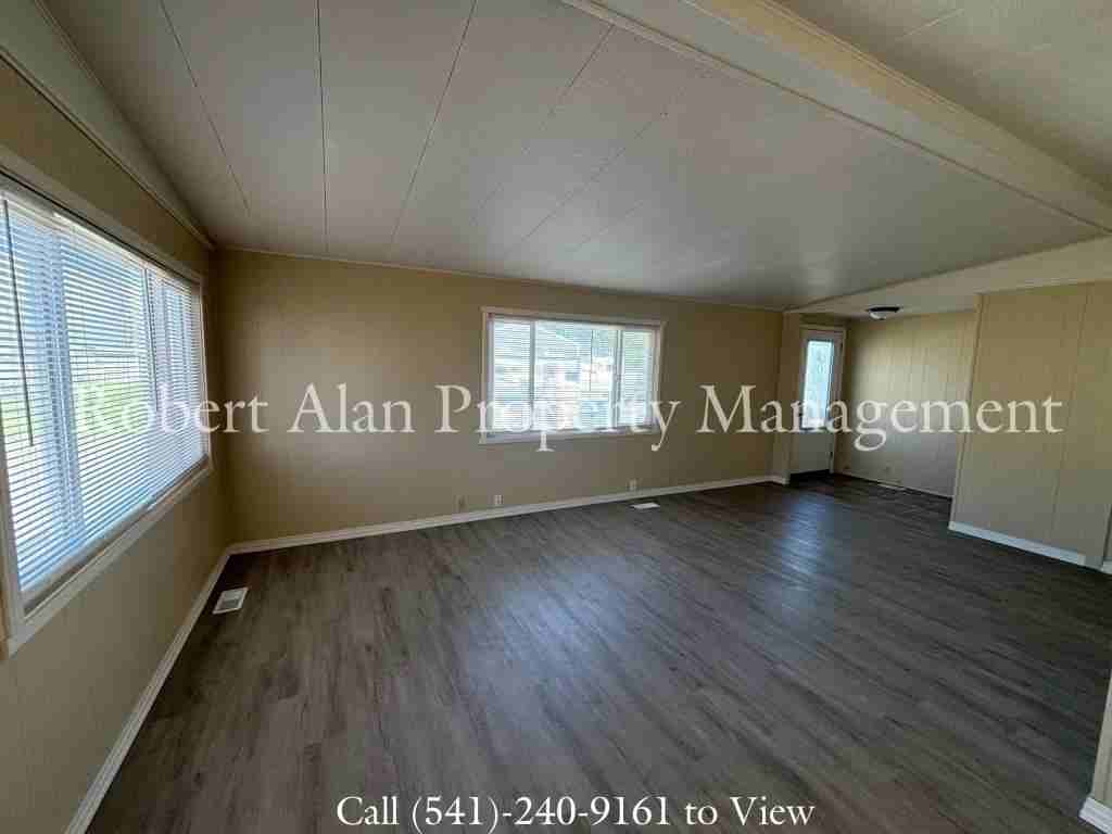 4008 Ne Riverside Ave - Photo 7 of 14