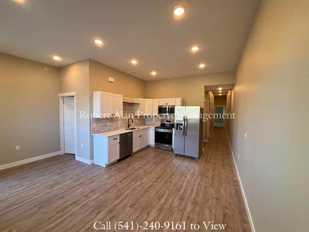 2601 Sw Hailey Ave ##205 - Photo 2 of 11