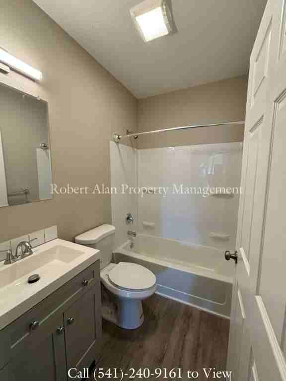 2601 Sw Hailey Ave ##205 - Photo 4 of 11