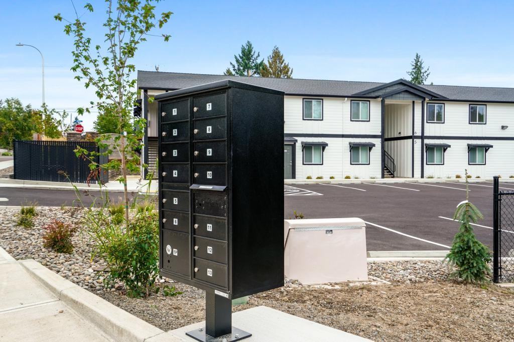 110 S 7th St - Photo 2 of 32