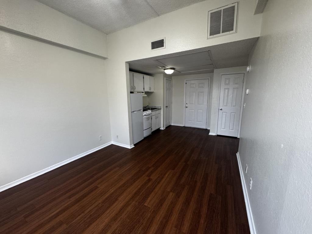 103 E Central Ave - Photo 6 of 10