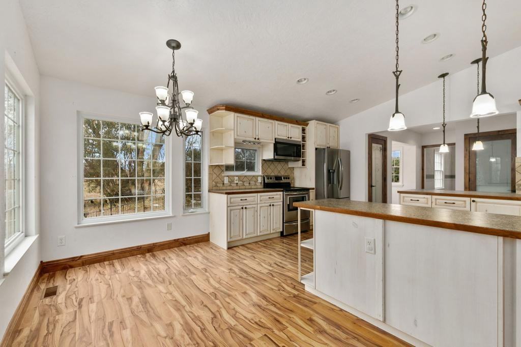 2856 E 1st St - Photo 7 of 21