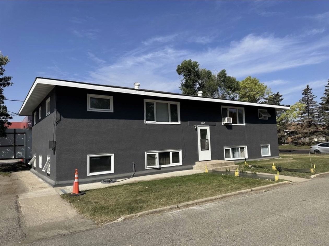 105 18th Ave Sw #3 - Photo 2 of 7