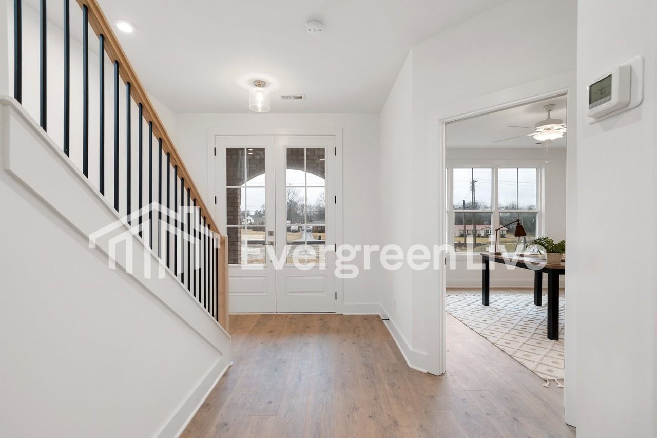 184 Leggo Ave - Photo 5 of 50