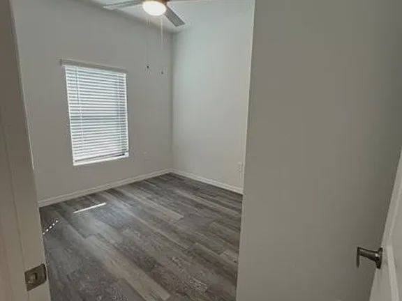 1153 Oceanic Rd - Photo 2 of 10