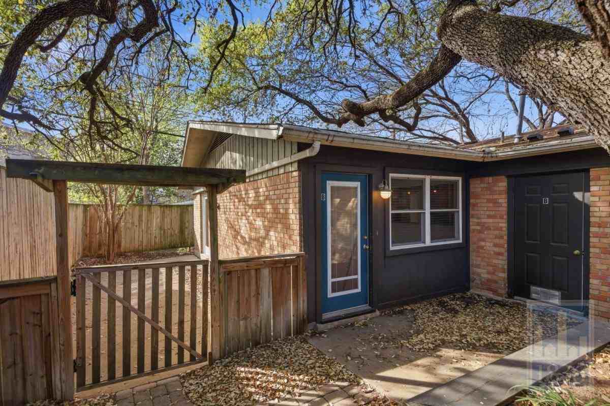 2416 S 5th St #B - Photo 2 of 10