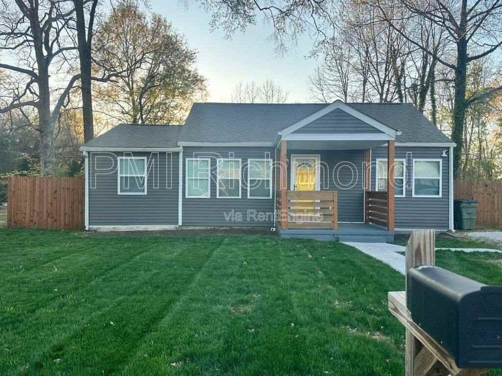 936 Halsey Ln - Photo 2 of 10
