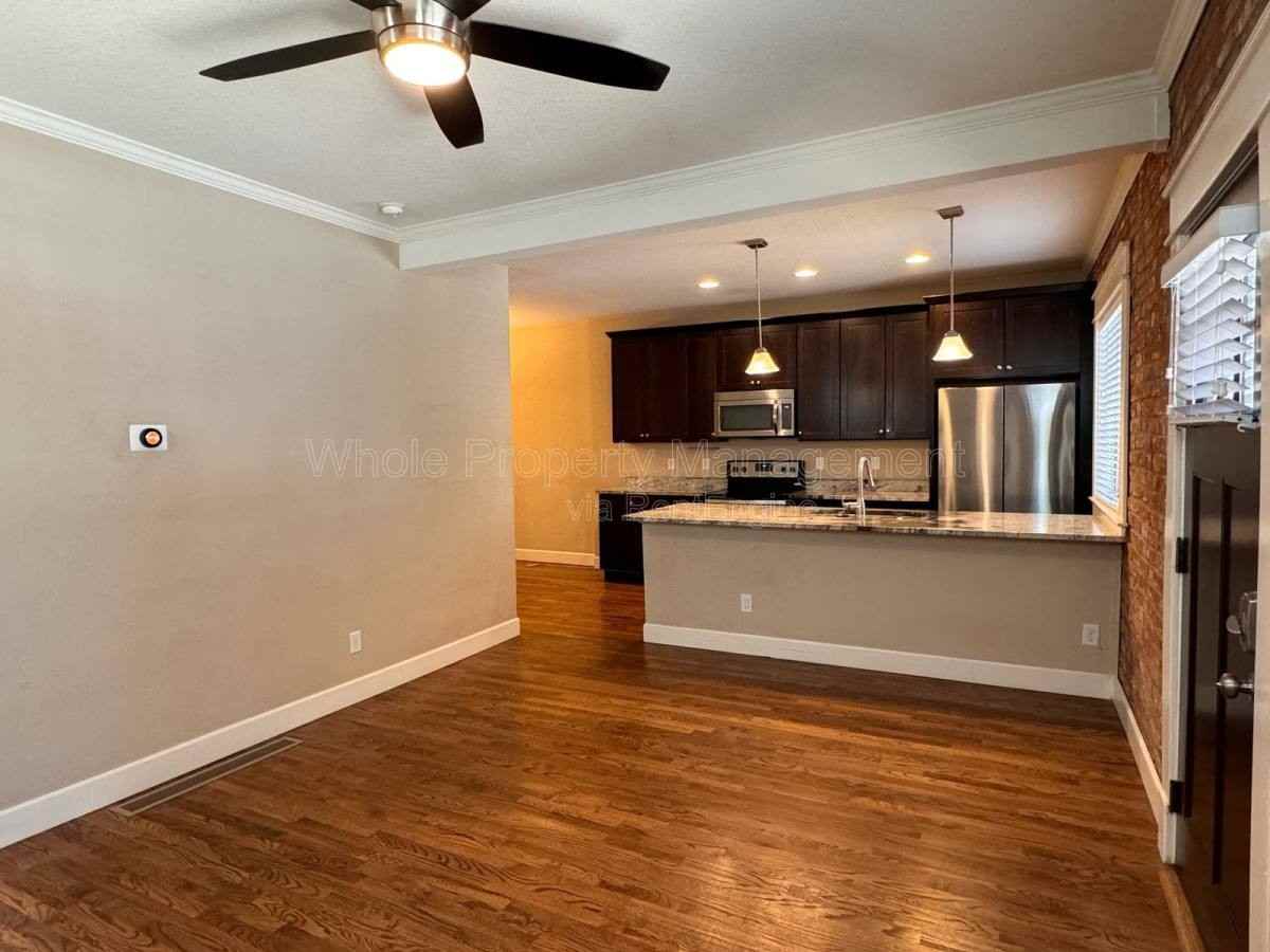 2118 E 21st Ave - Photo 3 of 10