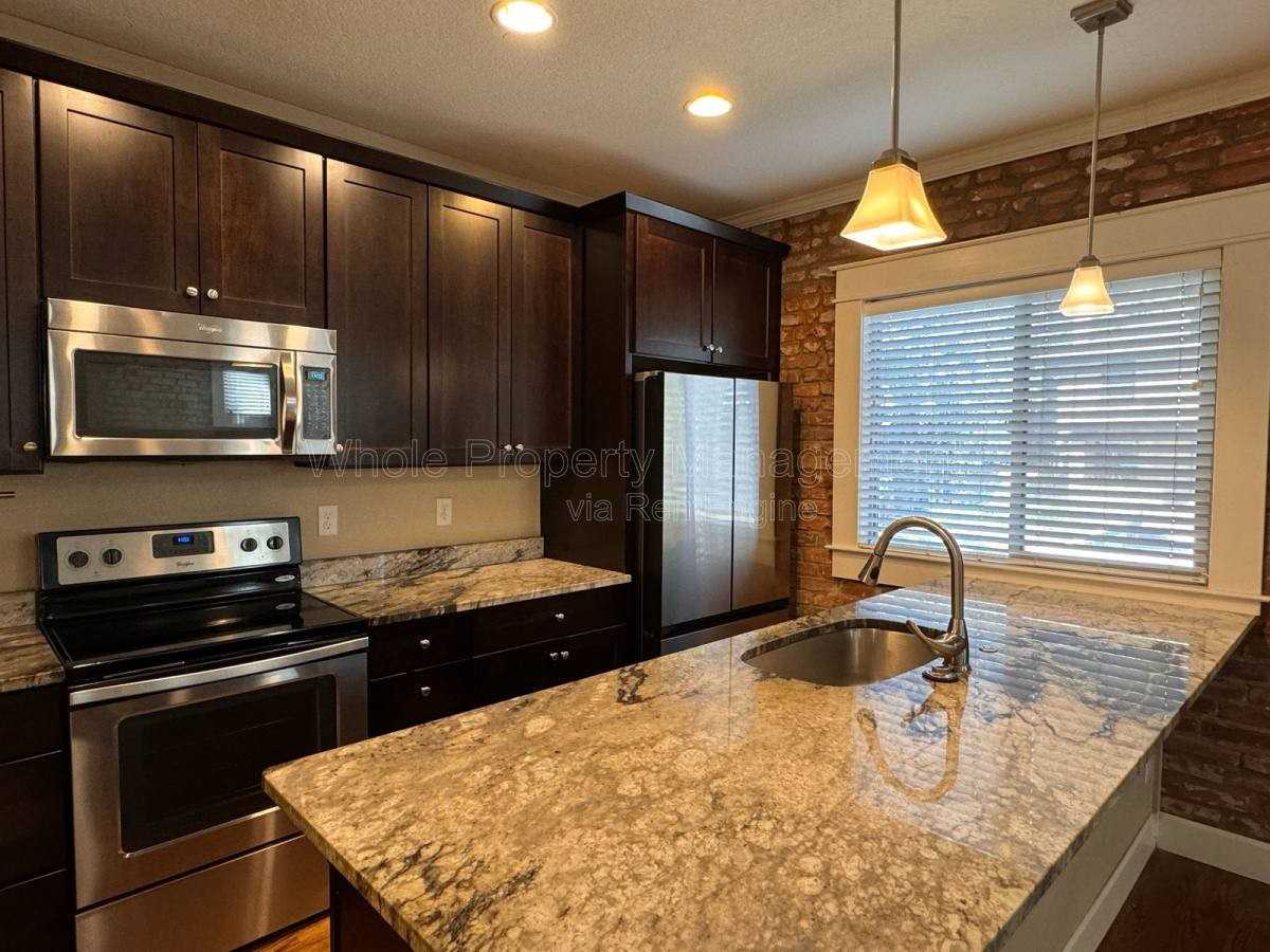 2118 E 21st Ave - Photo 5 of 10