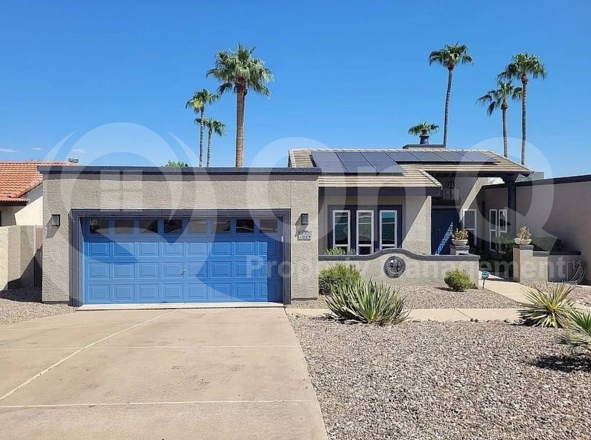 1914 E Beck Ln - Photo 2 of 10