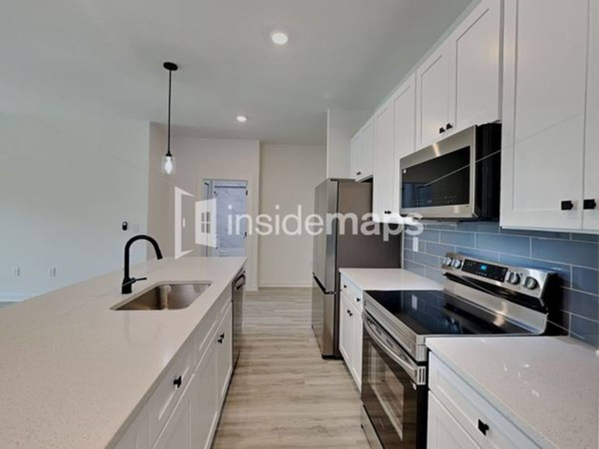 214 Ichabod Ave - Photo 2 of 10