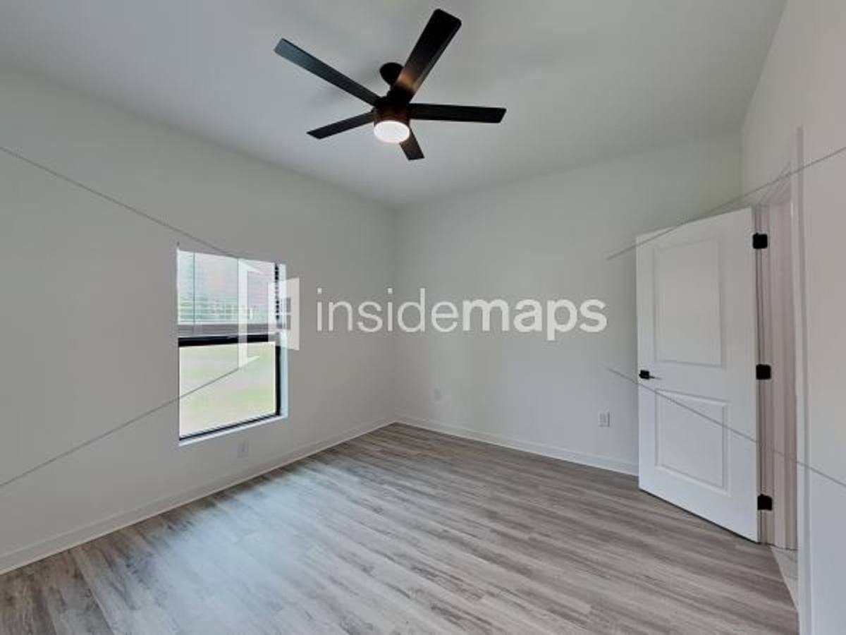 214 Ichabod Ave - Photo 4 of 10