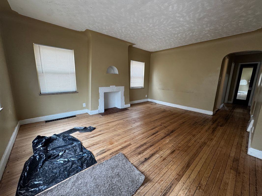 19164 Westphalia St - Photo 2 of 15