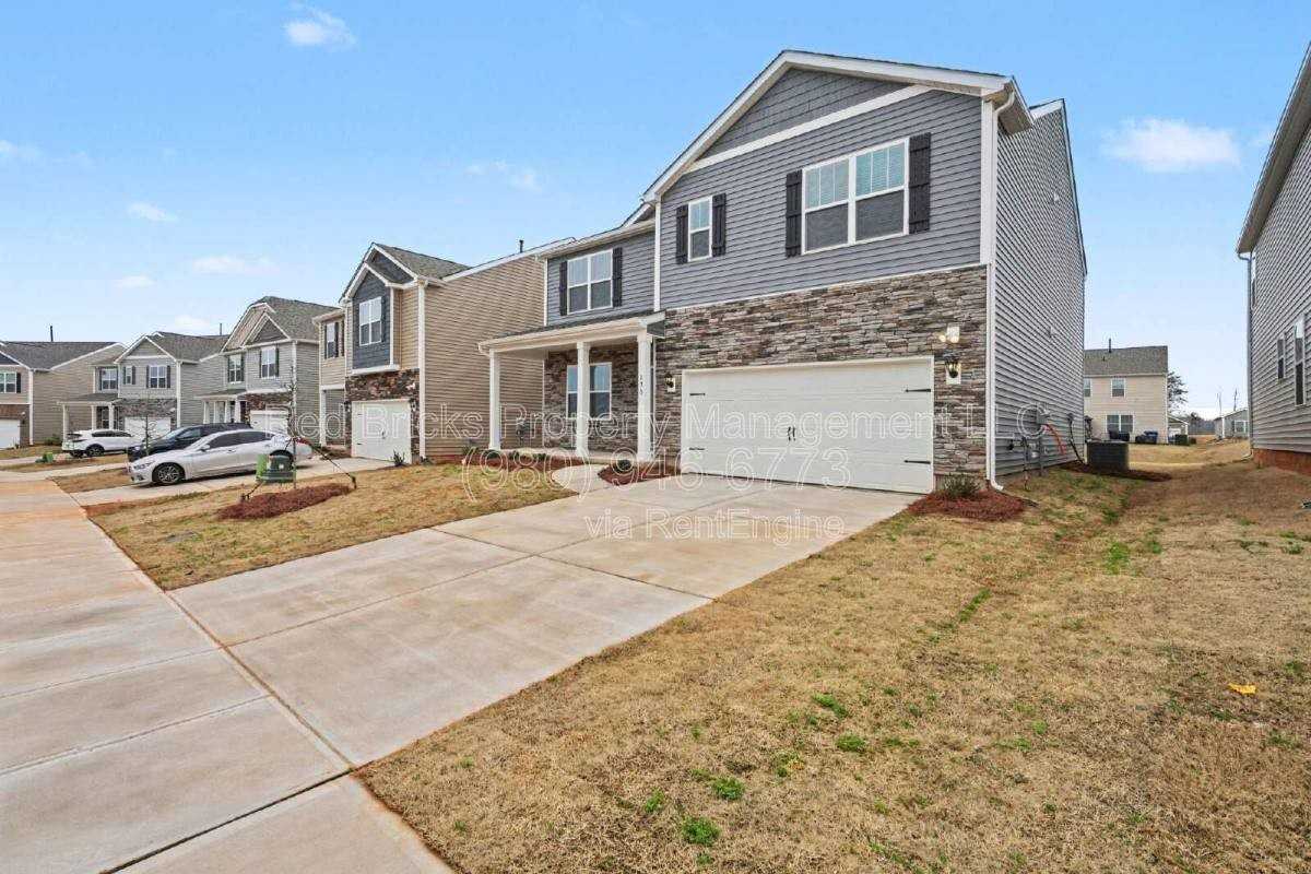 136 Meadow View Dr - Photo 3 of 10
