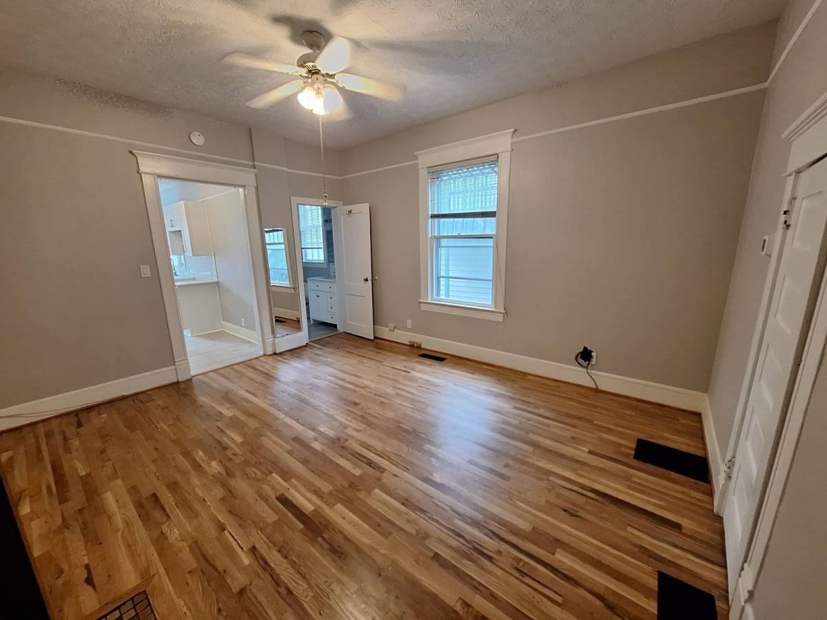 852 Monroe Dr Ne #2 - Photo 6 of 9