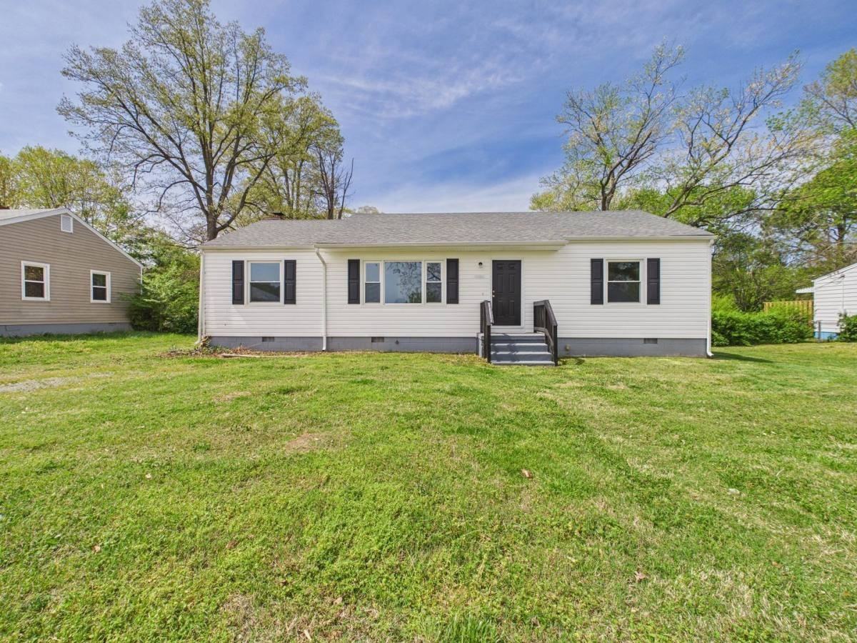 1706 Catalina Dr - Photo 2 of 9
