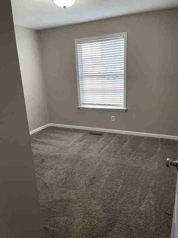 1604 Baucom Dr - Photo 7 of 28