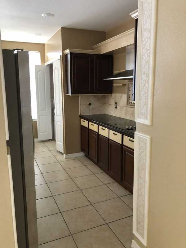 650 Captiva Cir - Photo 4 of 12