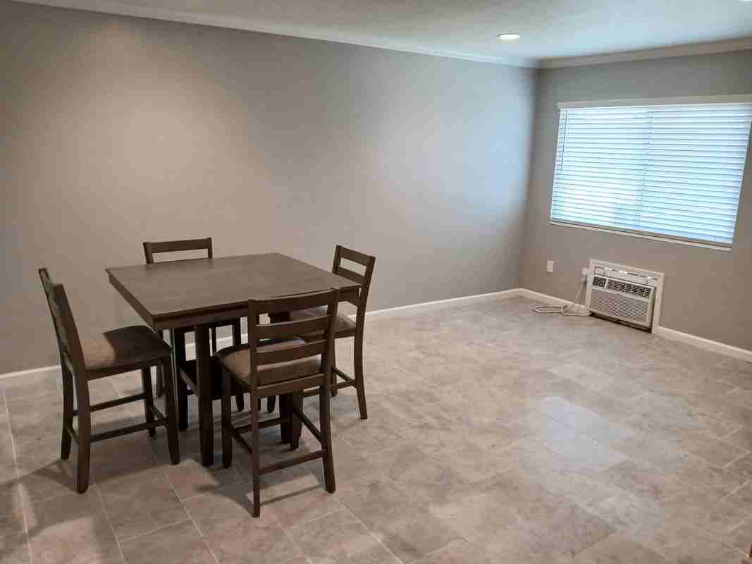 580 W Shamrock St - Photo 2 of 4