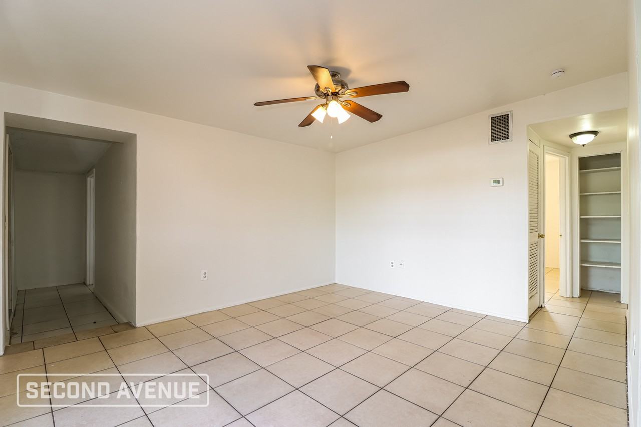9295 Starkey Rd - Photo 3 of 26