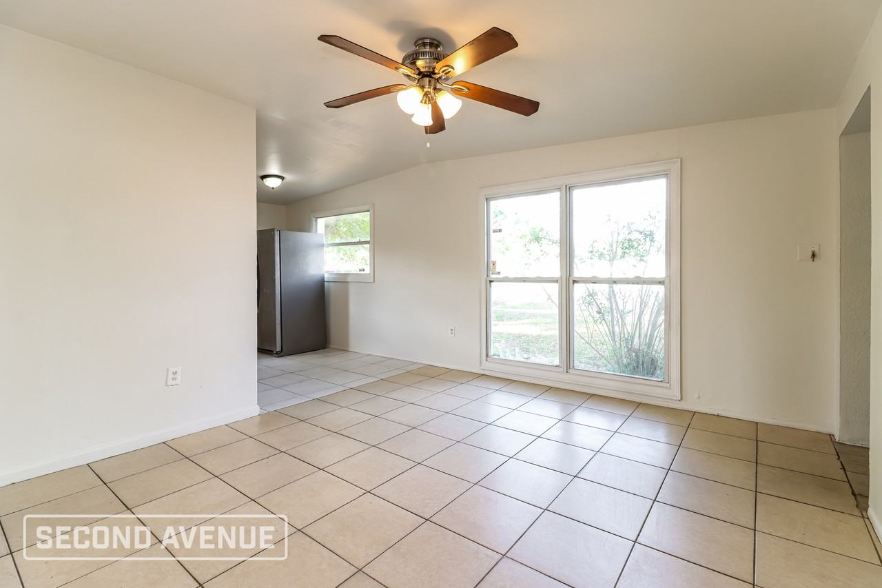 9295 Starkey Rd - Photo 4 of 26