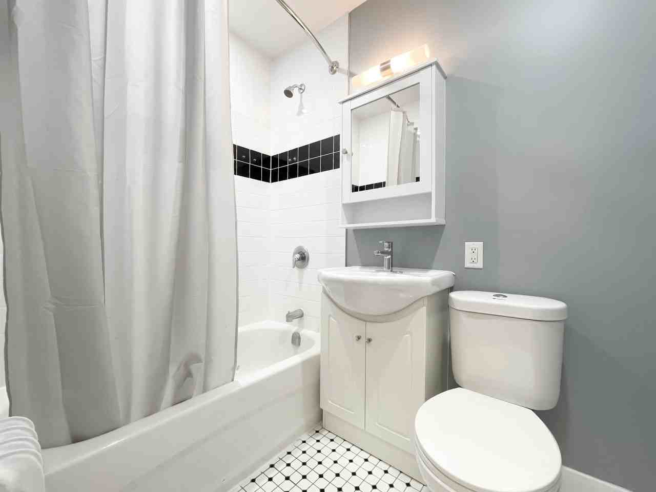 90 Jameson Avenue - Photo 5 of 22