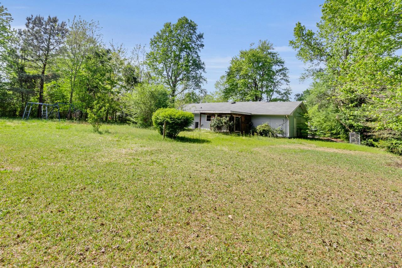 104 E Lariat Ln - Photo 3 of 32