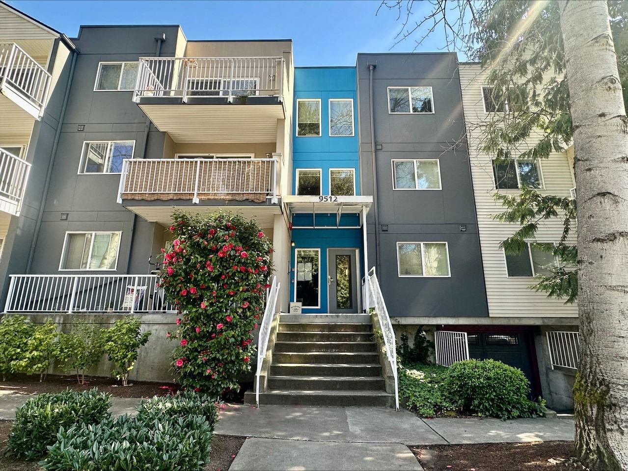 Interlake 21 - Photo 2 of 28