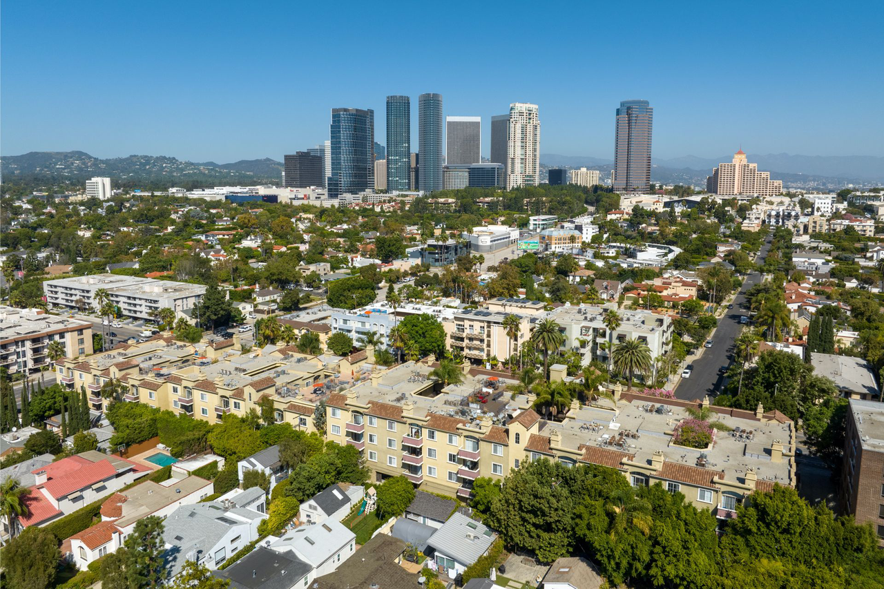 2245 Beverly Glen Blvd. - Photo 7 of 50