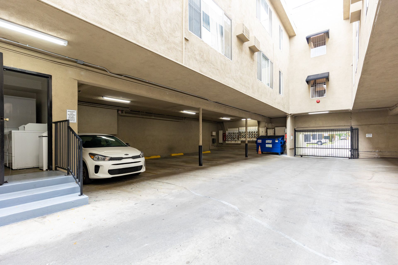 238 South Serrano Ave - Photo 5 of 15