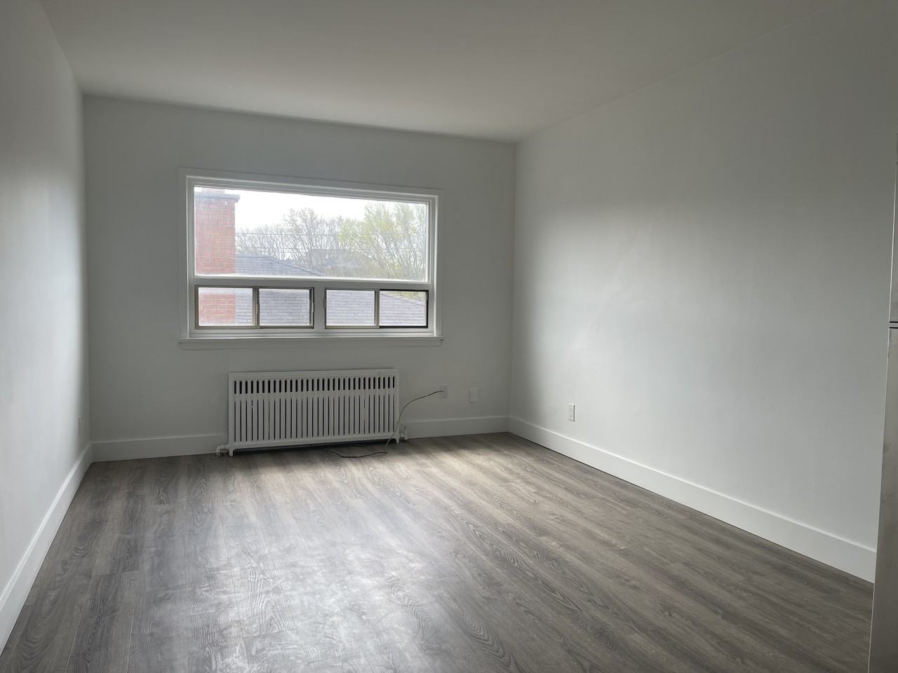 478 Caledonia Road - Photo 3 of 7