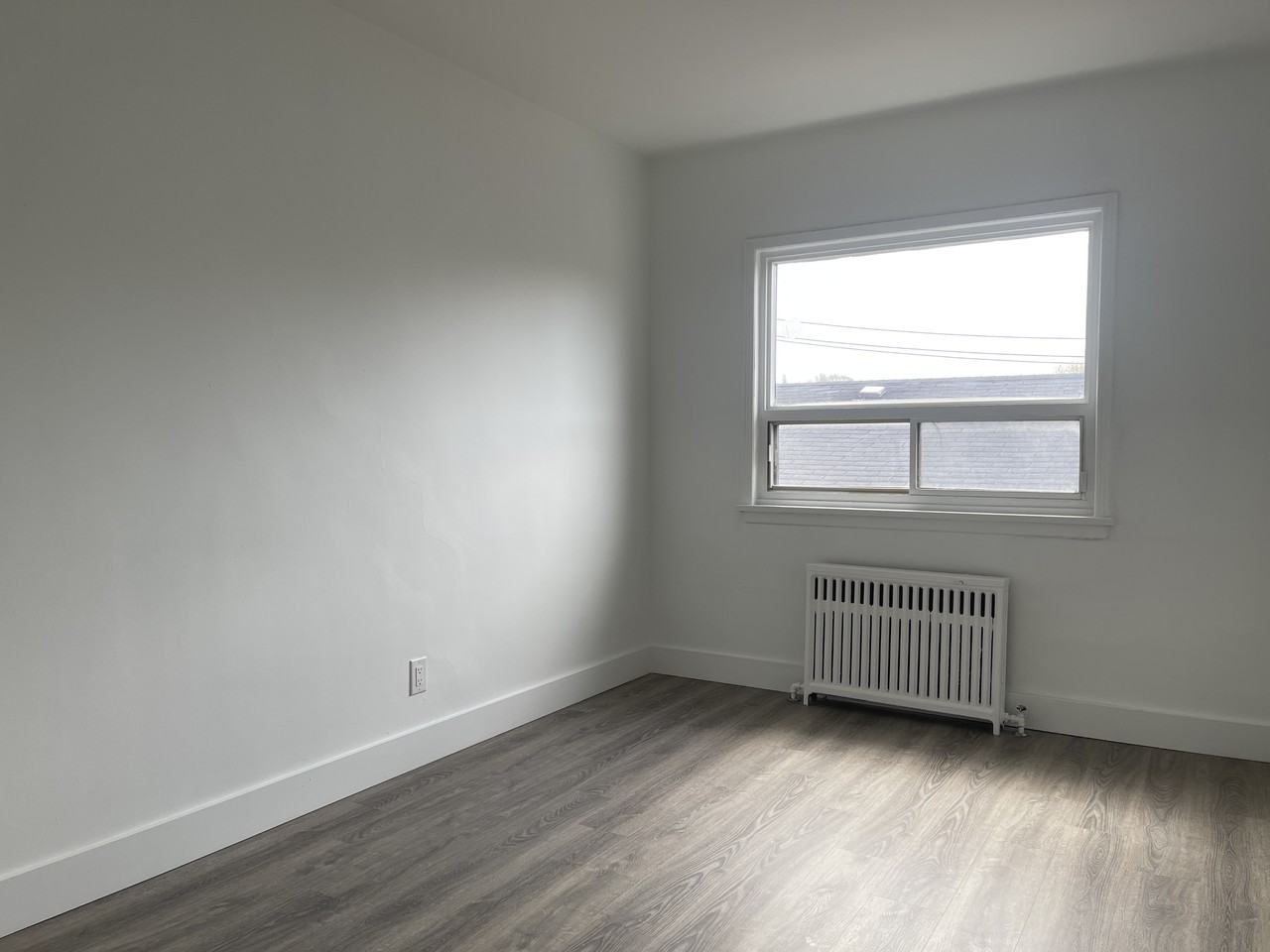 478 Caledonia Road - Photo 5 of 7